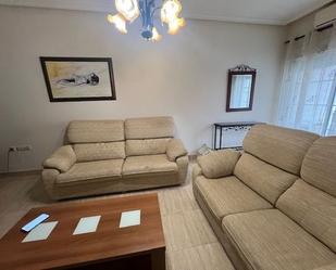 Living room of Flat to rent in Puertollano  with Air Conditioner