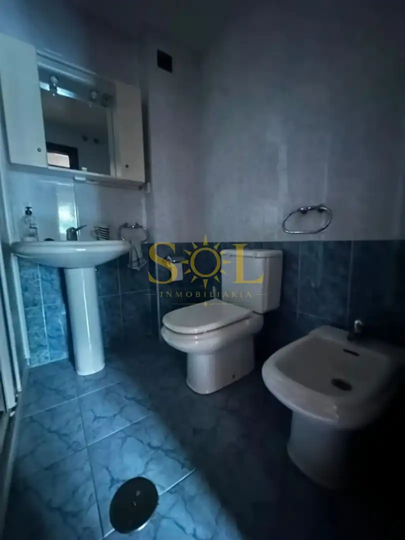 Baño de Piso en venta en La Pola de Gordón  con Calefacción, Parquet y Amueblado