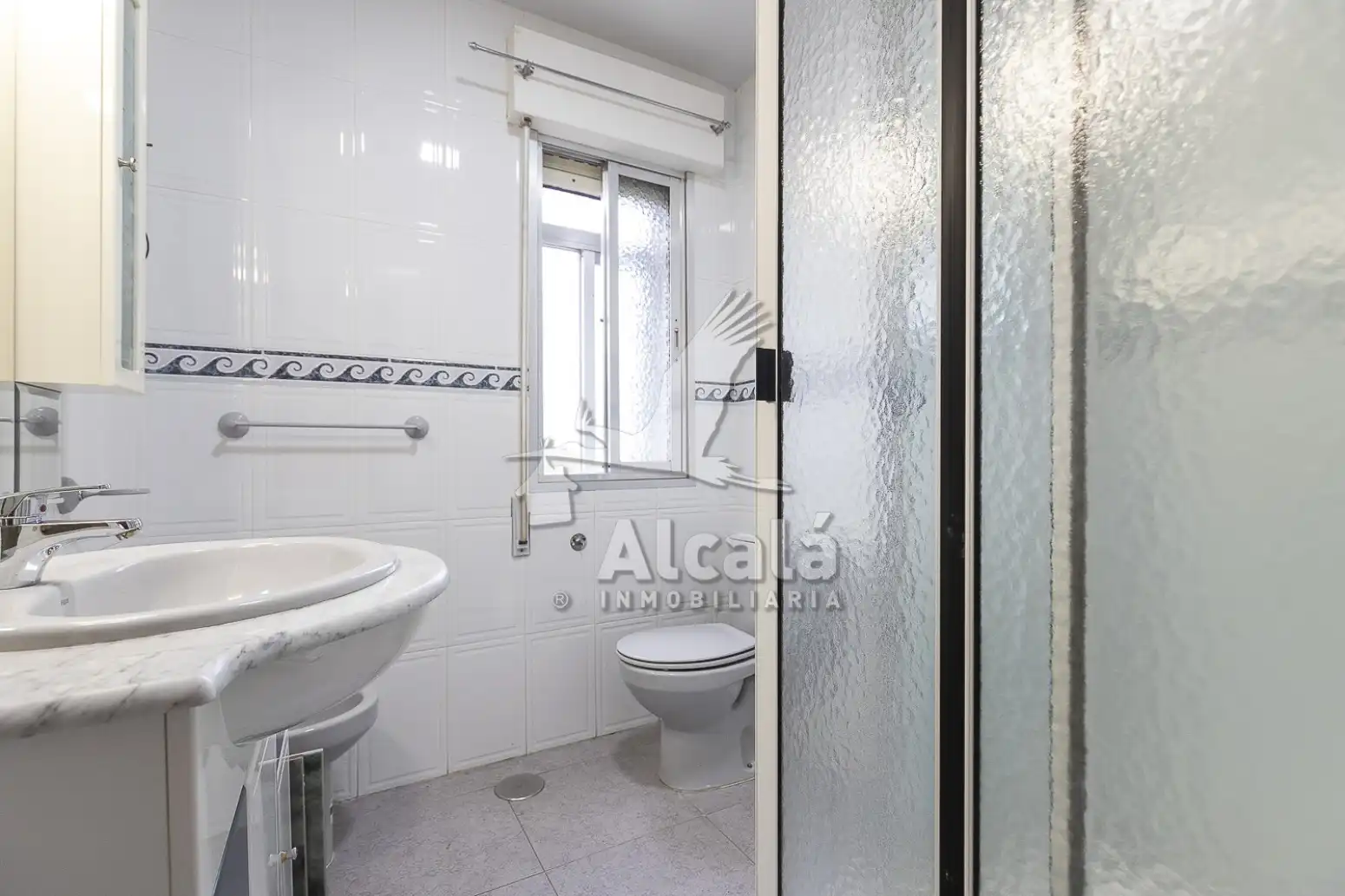 Bany de Casa o xalet en venda en Villalbilla amb Aire condicionat, Calefacció i Jardí privat