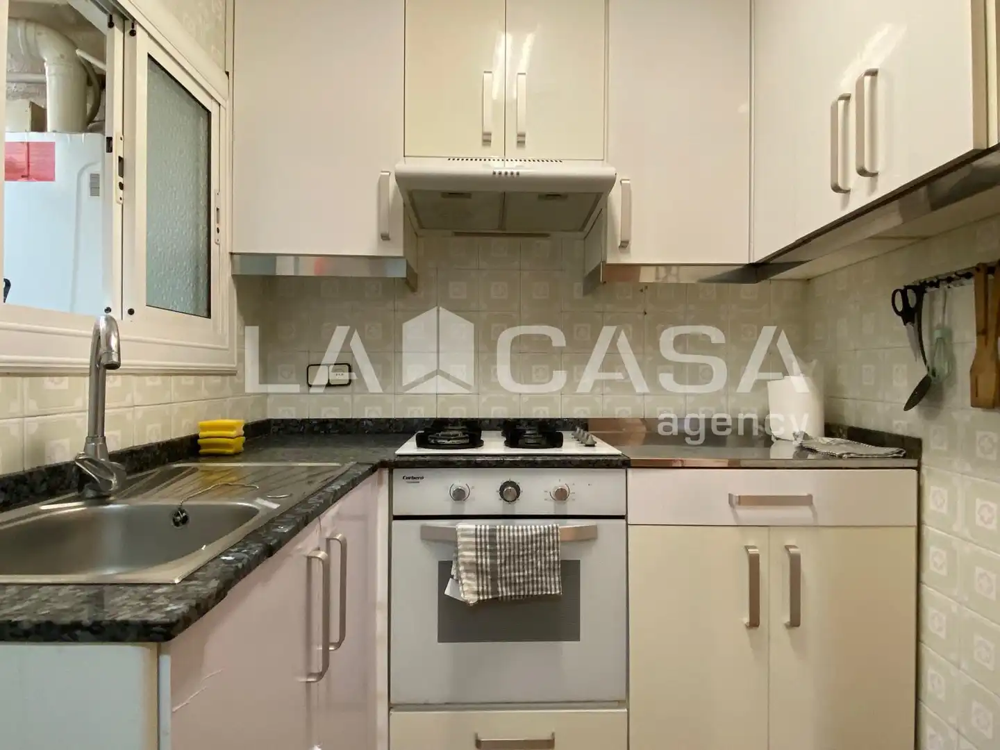 Cocina de Ático en venta en Santa Coloma de Gramenet con Calefacción, Terraza y Trastero