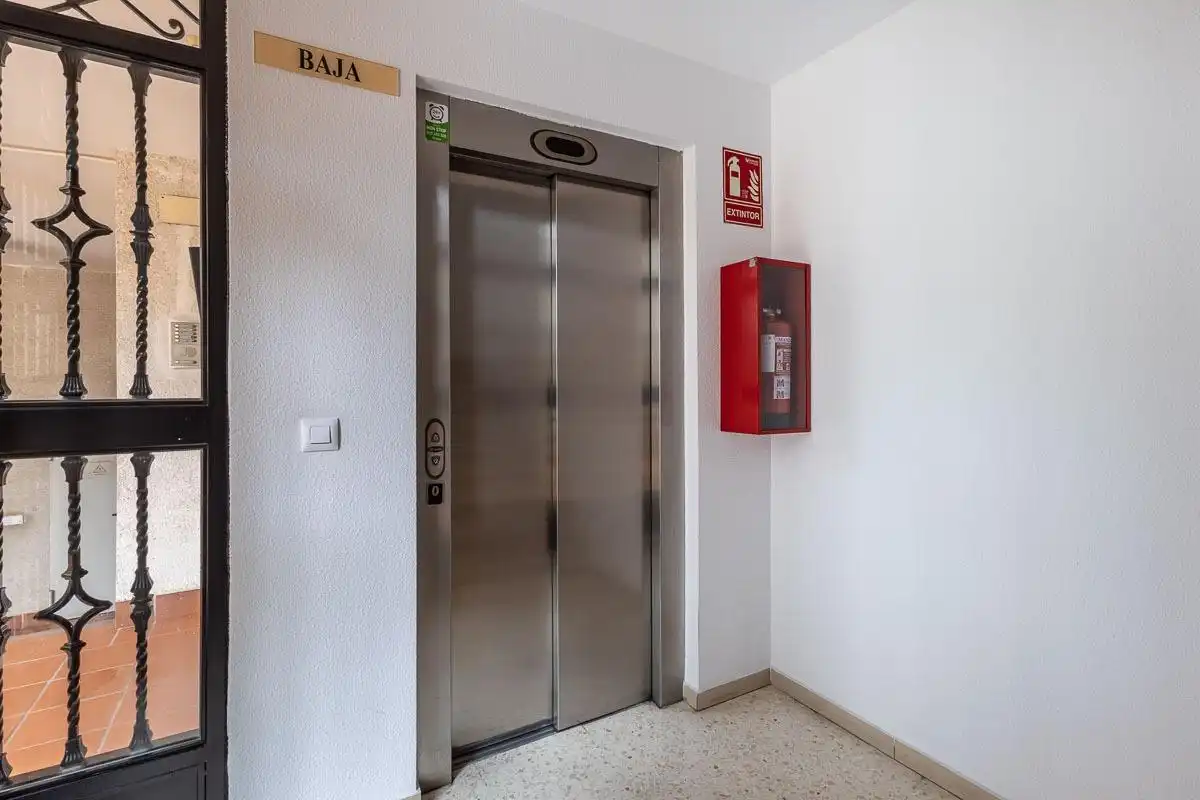 Flat for sale in Granada