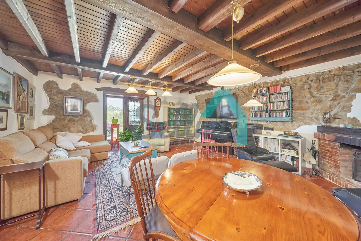 Sala de estar de Casa o chalet en venta en Siero con Calefacción, Jardín privado y Parquet