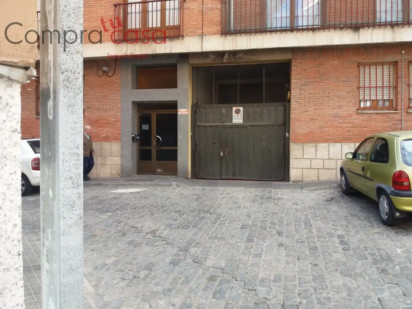 Exterior view of Garage for sale in Segovia