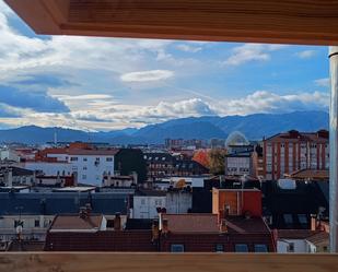 Vista exterior de Estudi en venda en Oviedo 