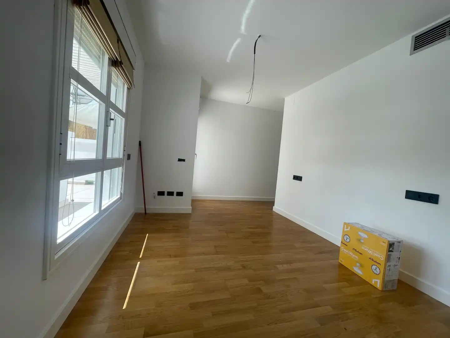 Attic for rent in Zaragoza  with Air Conditioner, Heating and Parquet flooring