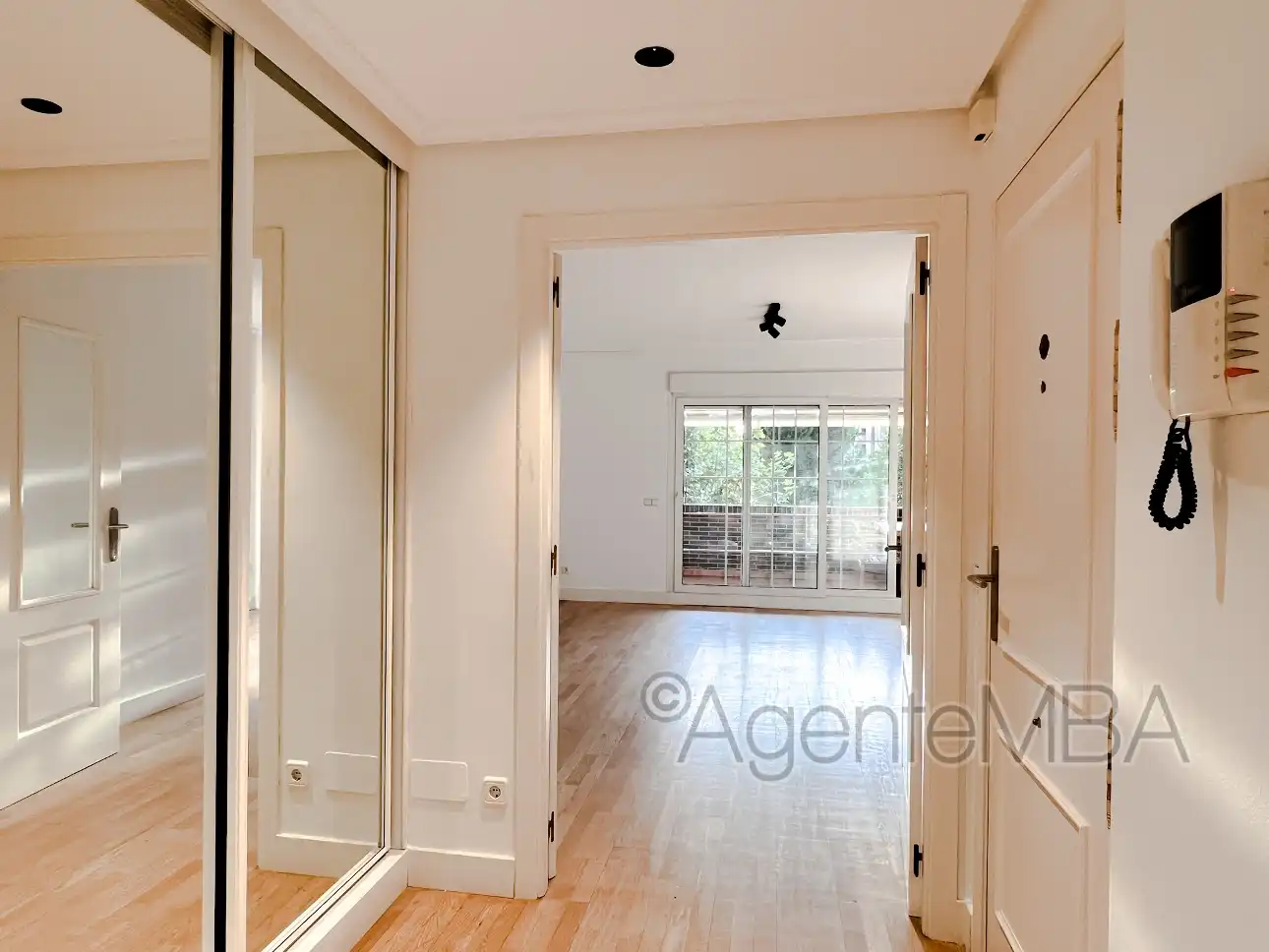 Flat with terrace to rent in Calle Isaac Albéniz 18, imagen 7