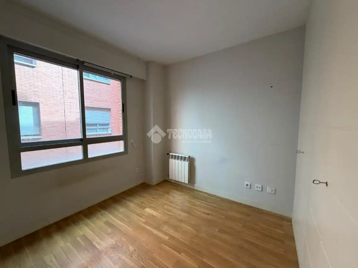 Schlafzimmer von Wohnung zur Miete in Madrid mit Klimaanlage, Heizung und Terrasse