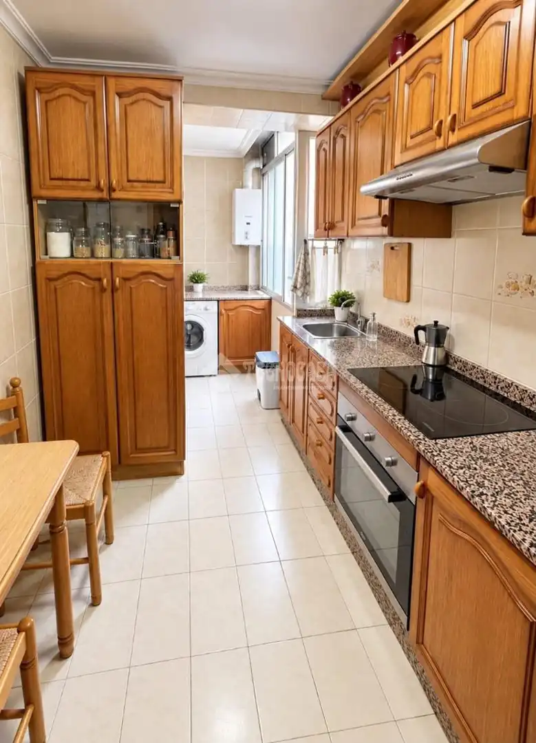 Flat with terrace for sale in Florida - Ciudad de Asís, imagen 2