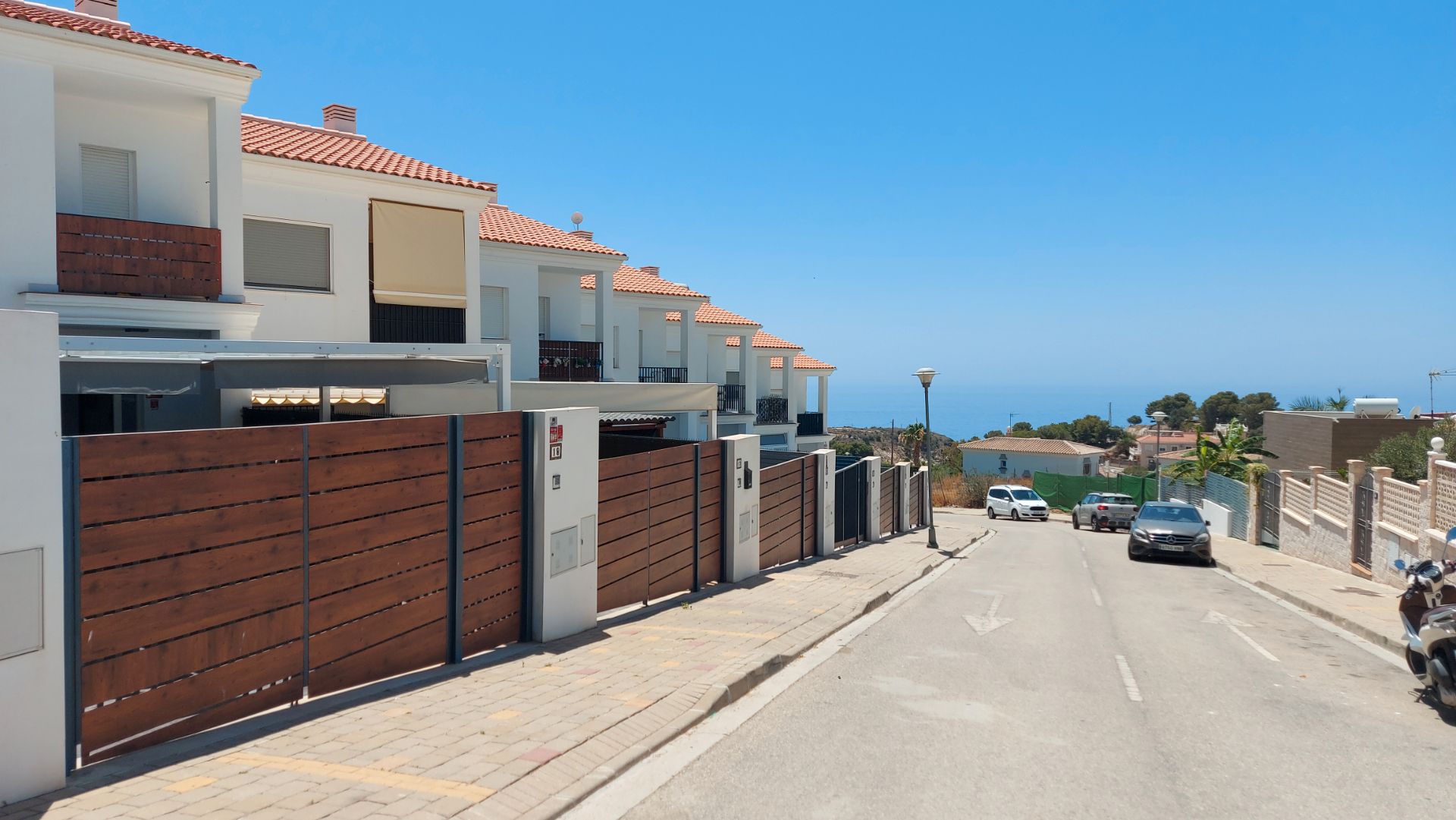 Vista exterior de Casa o chalet en venta en Vélez-Málaga con Aire acondicionado, Amueblado y Piscina comunitaria