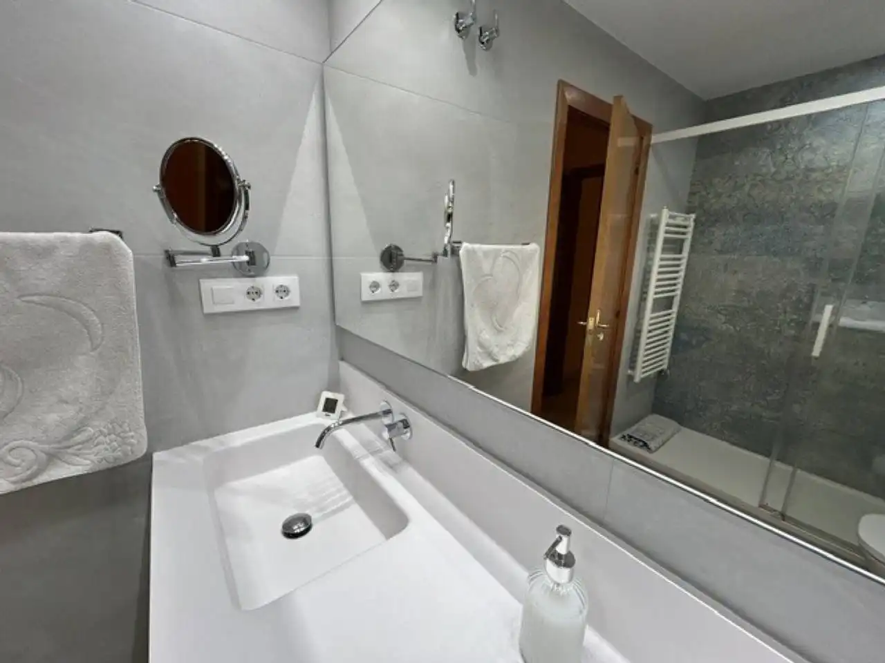 Bathroom of Flat for sale in Terrassa  with Air Conditioner, Heating and Terrace
