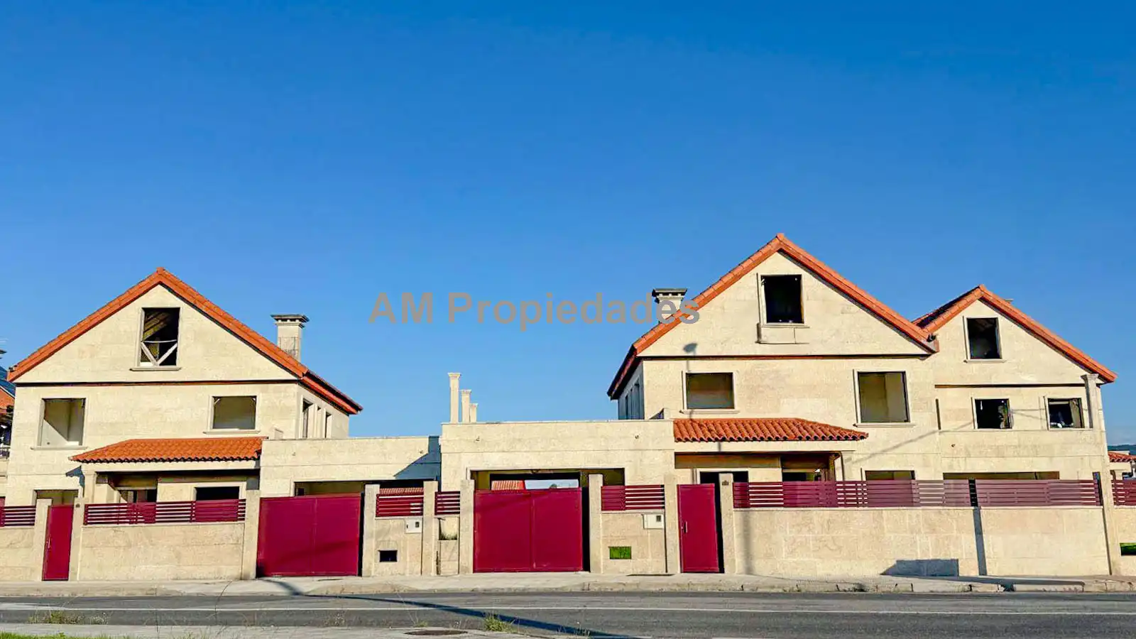 Vista exterior de Casa adosada en venda en Baiona amb Calefacció, Jardí privat i Terrassa
