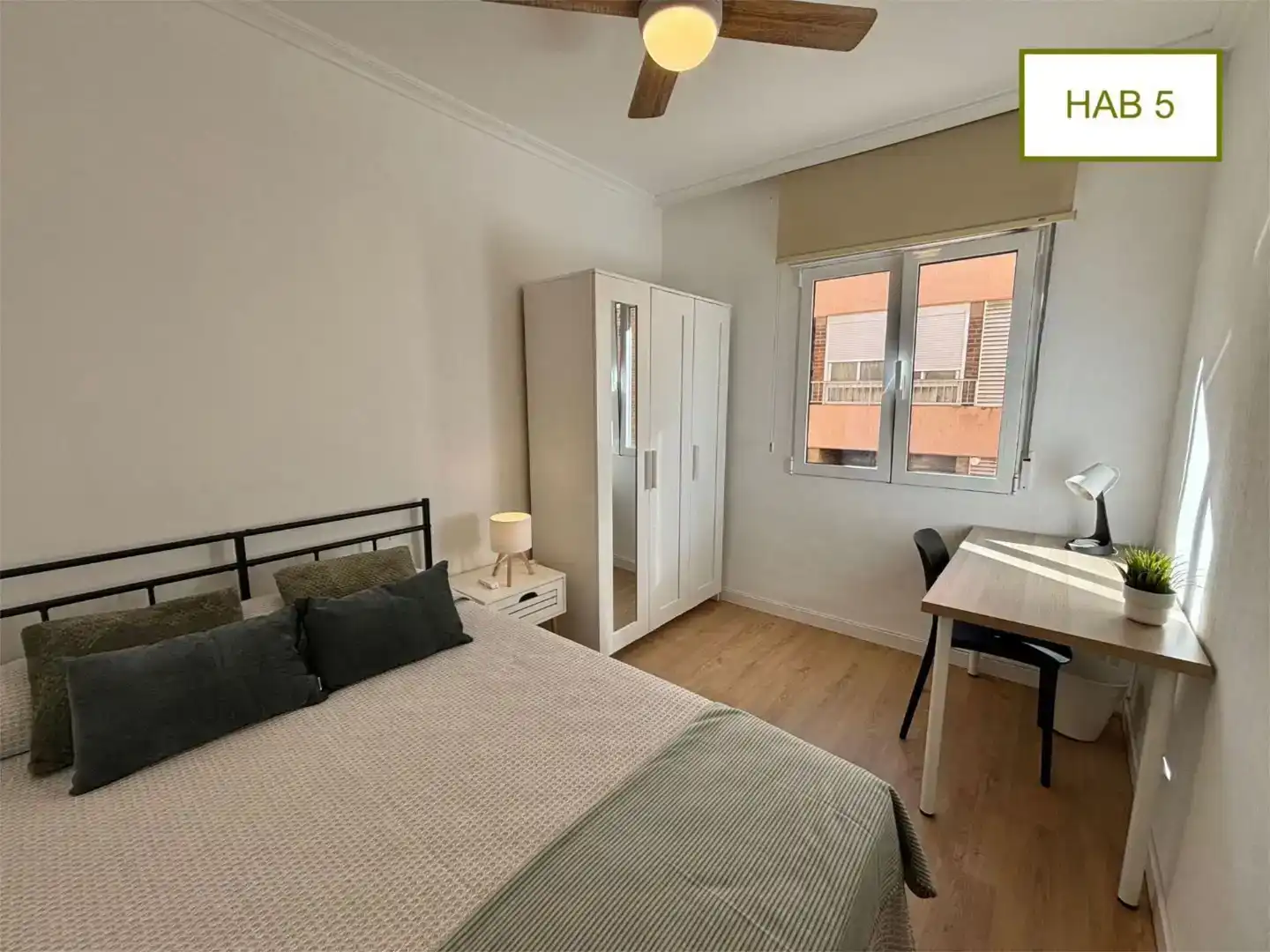 Schlafzimmer von Wohnung zur Miete in Alicante / Alacant mit Klimaanlage und Balkon