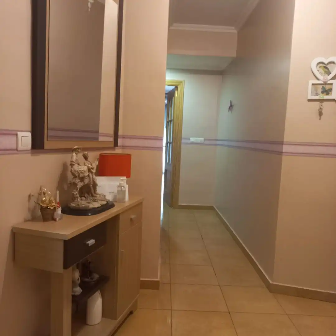 Piso con ascensor en venta en Calle Zagales, imagen 2