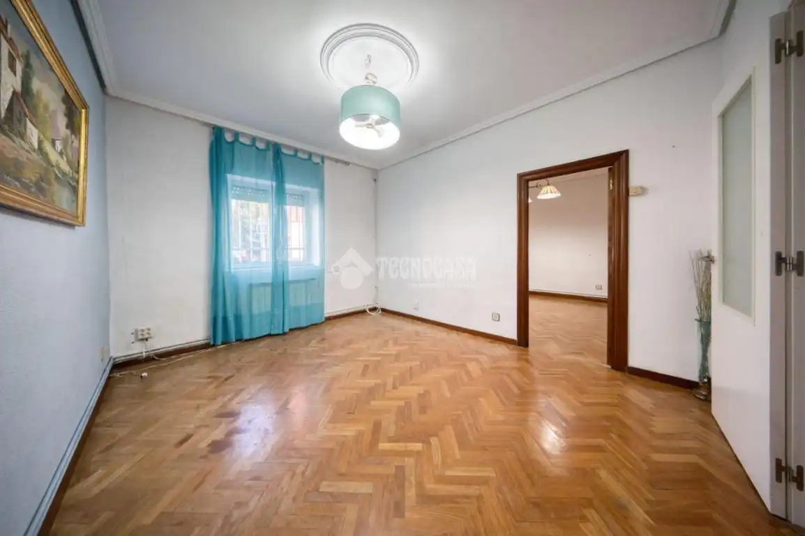 Sala d'estar de Pis en venda en Cuatro de Marzo