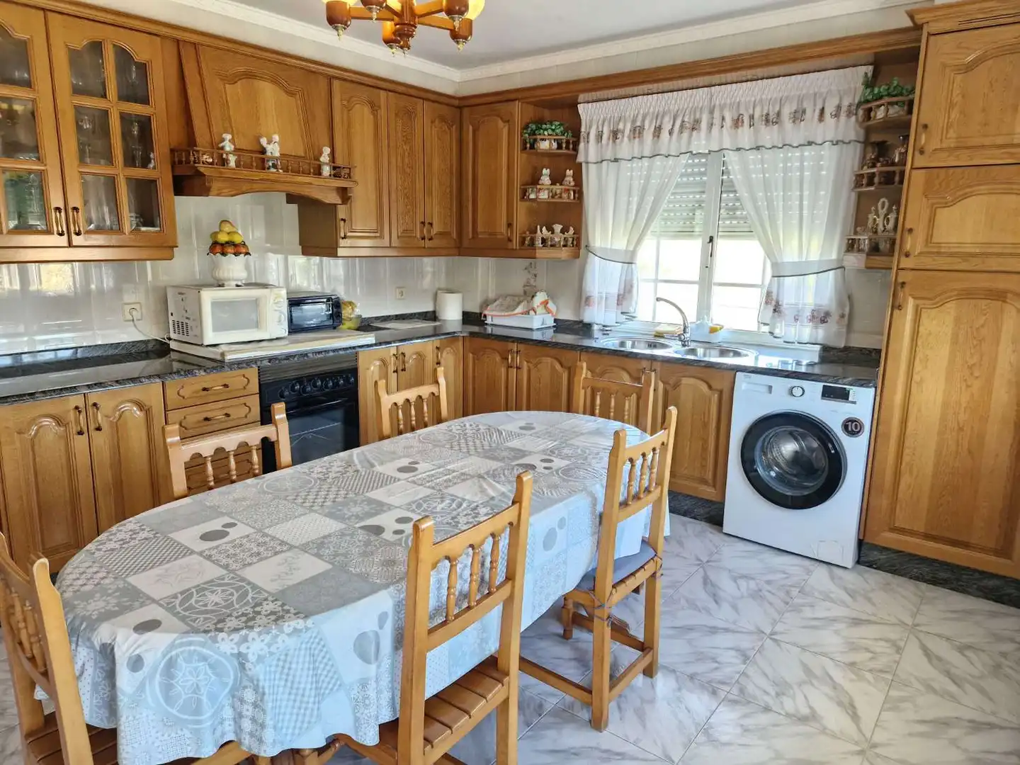 Kitchen of Commercial properties for rent in A Baña    with Furnished
