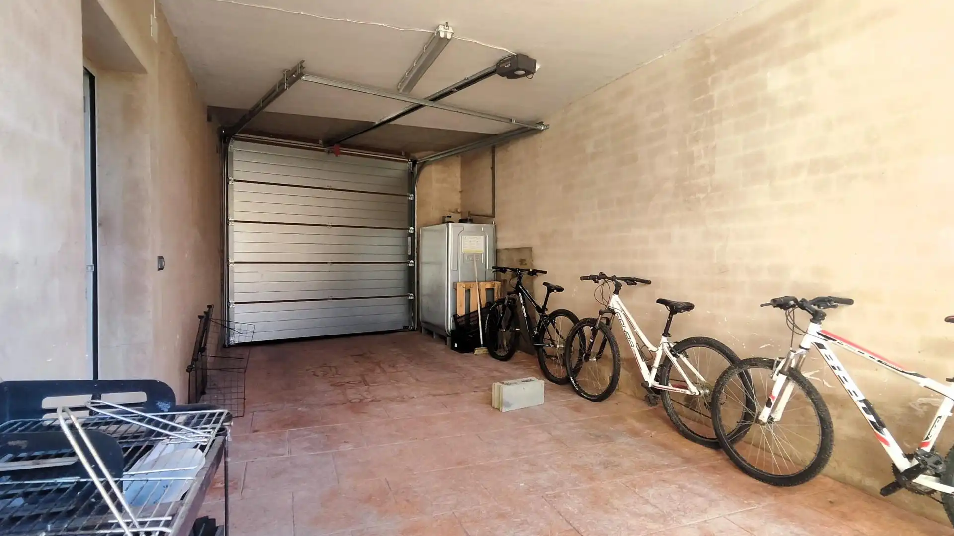 Parking de Casa o chalet en venta en Cuadros con Calefacción, Terraza y Balcón