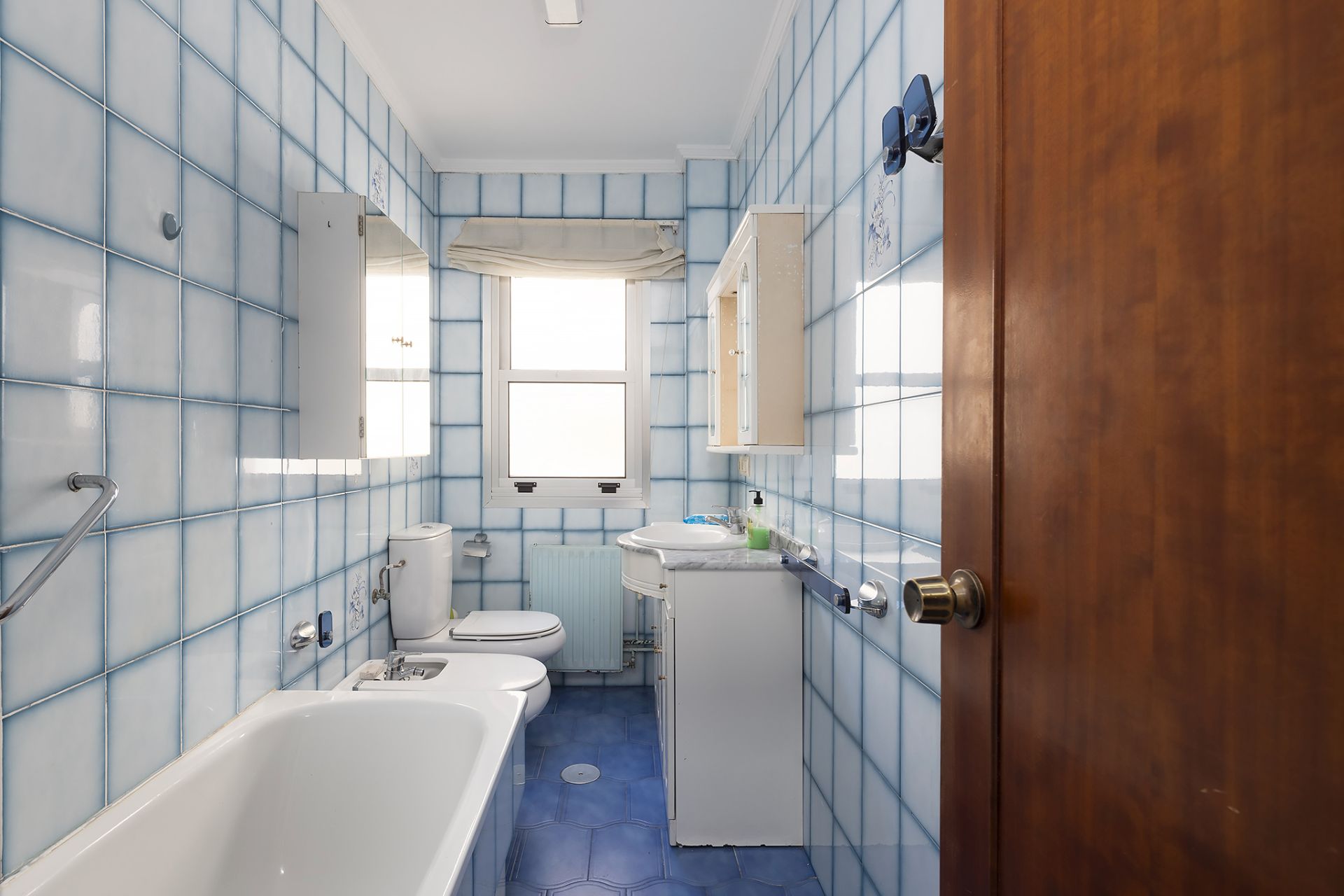 Bathroom of Flat for sale in A Coruña Capital   with Heating, Storage room and Oven