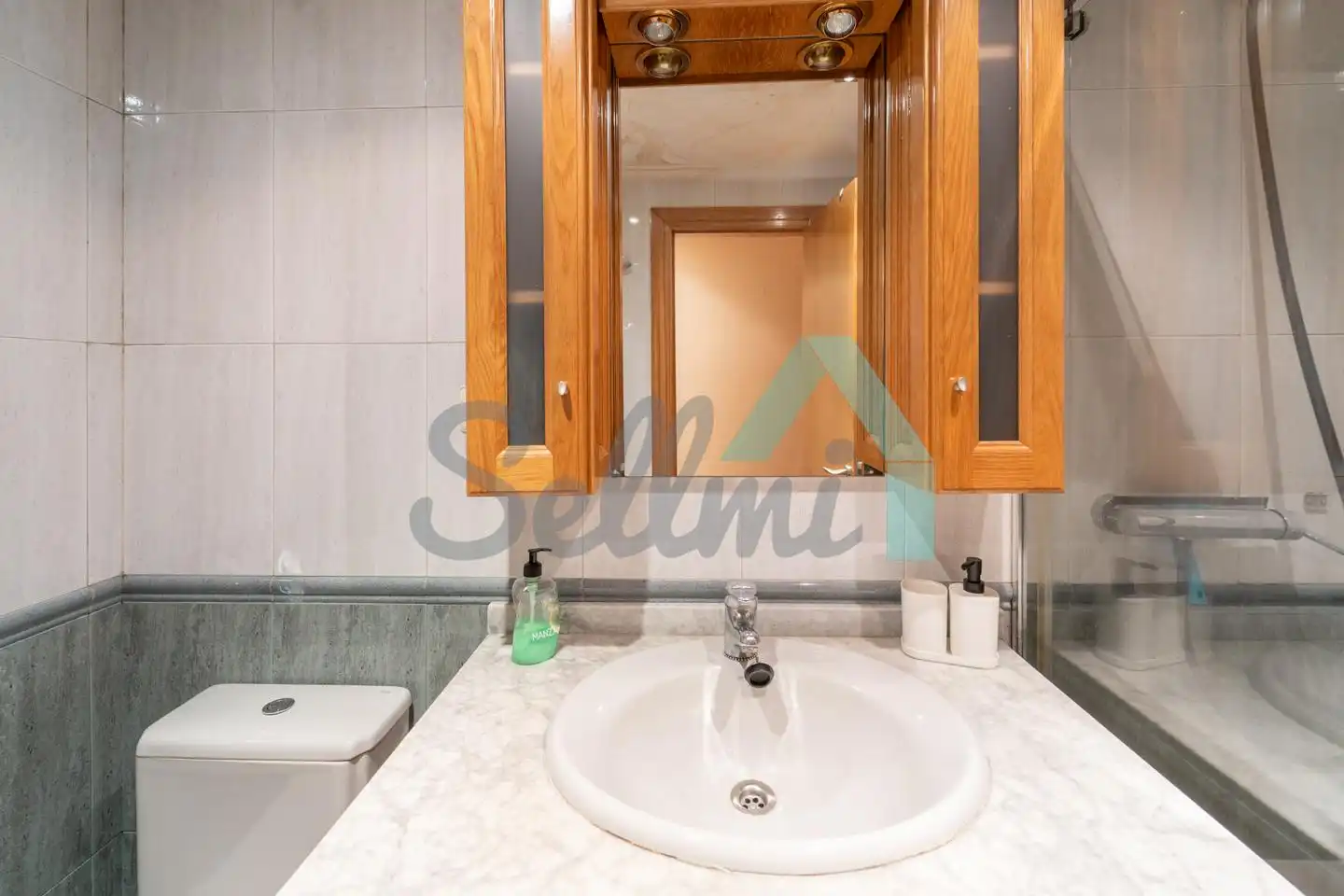 Badezimmer von Wohnung zur untervermieten in Oviedo  mit Heizung, Möbliert und Internet