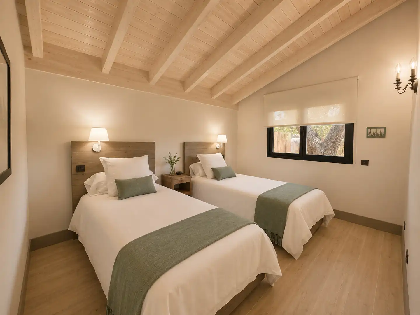 Dormitori de Casa o xalet en venda en Hoyo de Manzanares amb Jardí privat, Piscina i Moblat