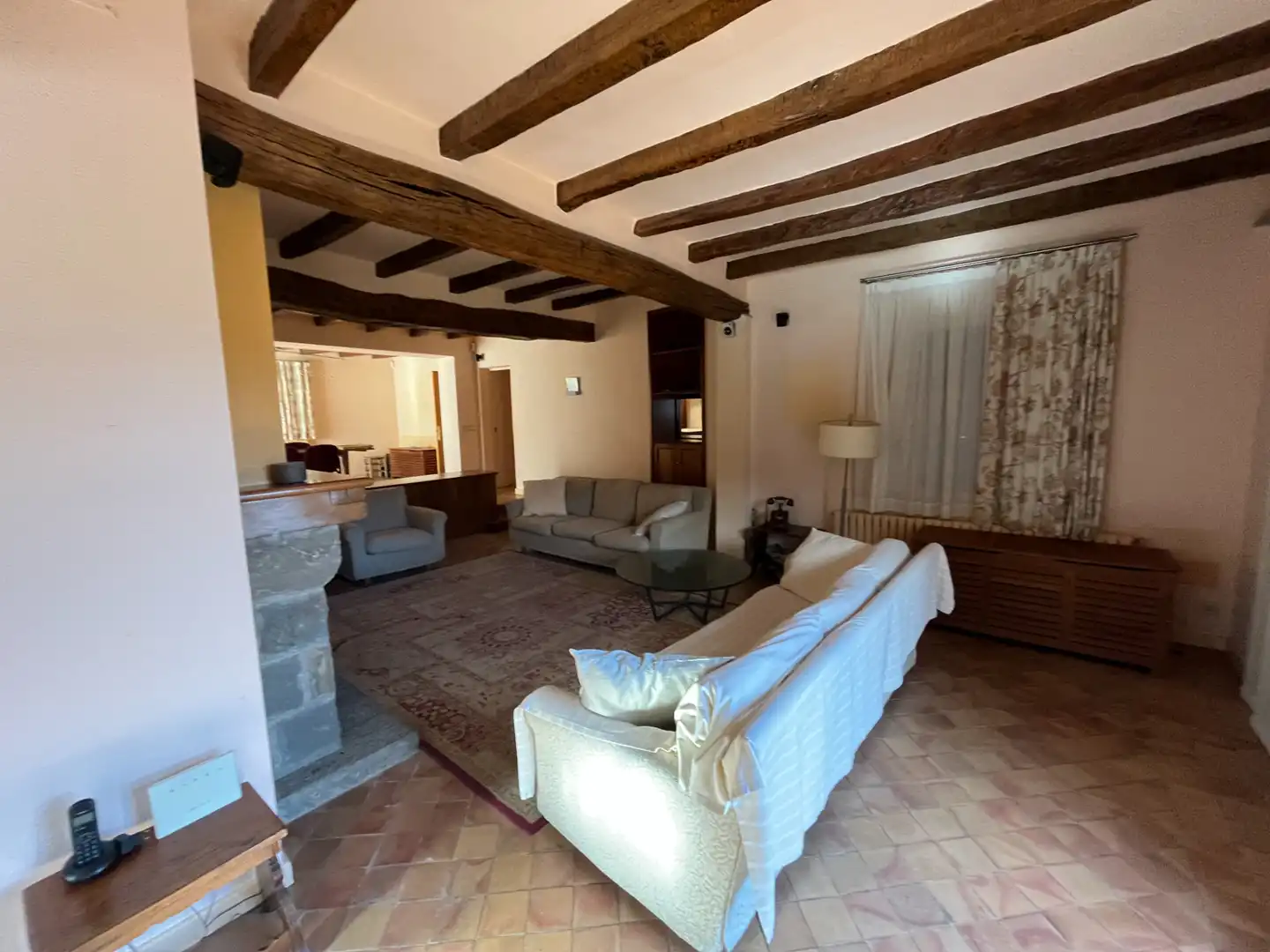 Sala d'estar de Finca rústica en venda en Sant Joan Les Fonts amb Aire condicionat, Calefacció i Jardí privat