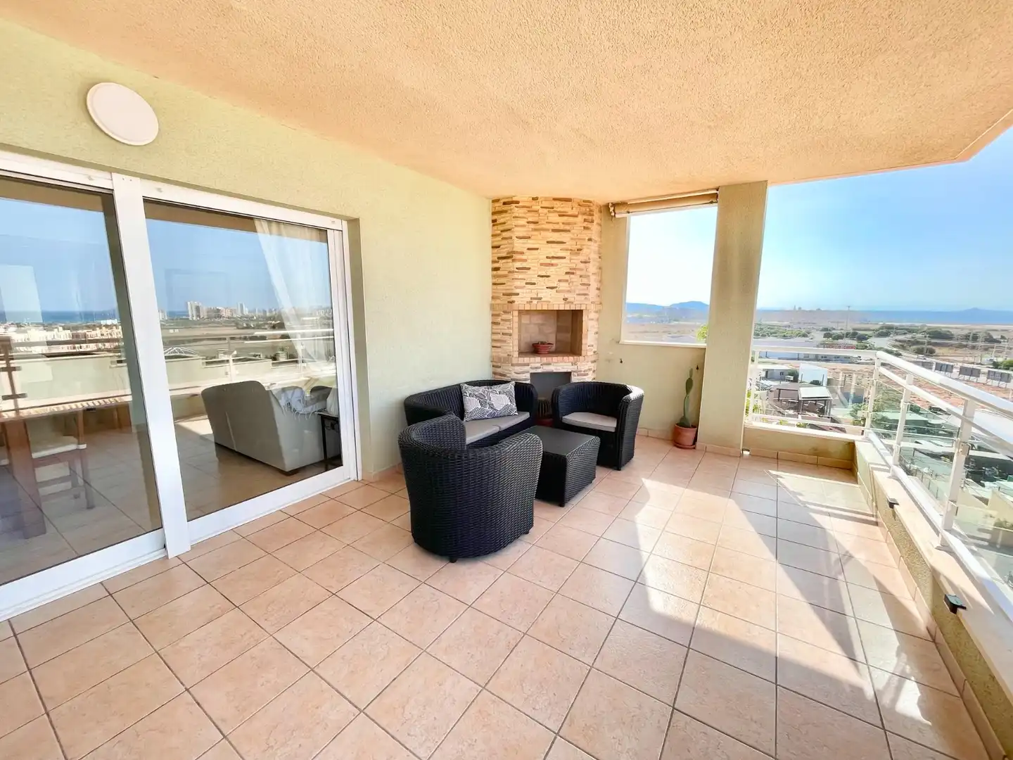 Terrassa de Apartament de lloguer en Cartagena amb Aire condicionat, Piscina i Moblat
