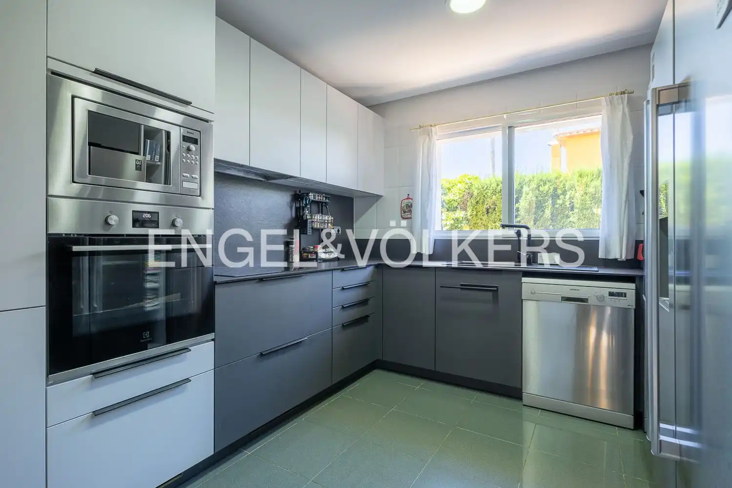 Cocina de Casa o chalet en venta en Dénia con Aire acondicionado, Calefacción y Jardín privado