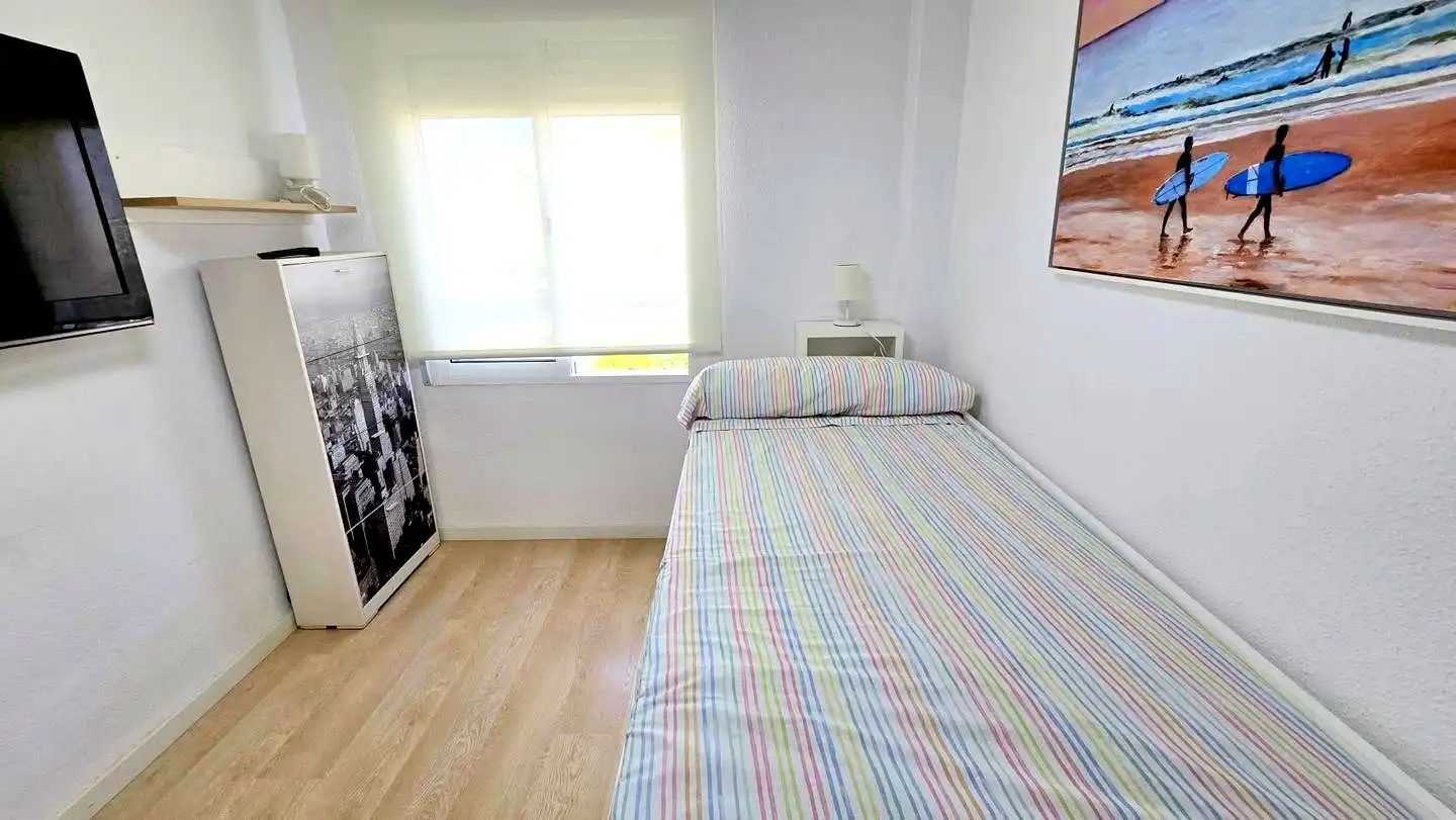 Dormitori de Apartament de lloguer en Gandia amb Aire condicionat, Parquet i Terrassa