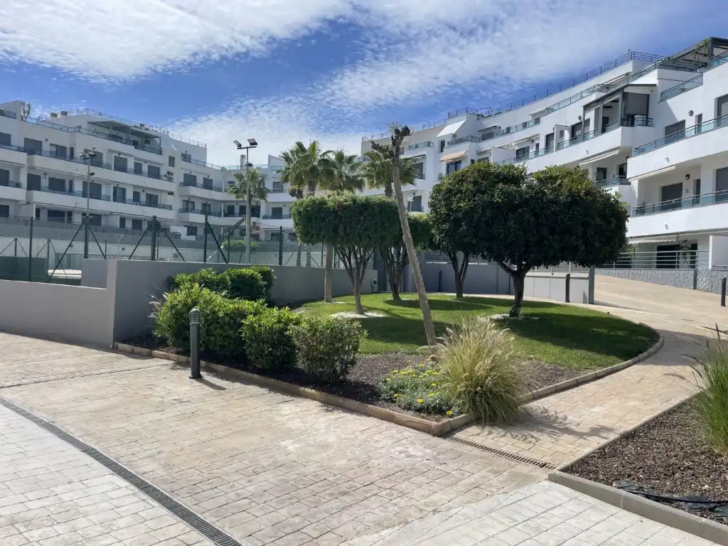 Vista exterior de Ático en venta en Garrucha con Jardín privado, Terraza y Piscina comunitaria