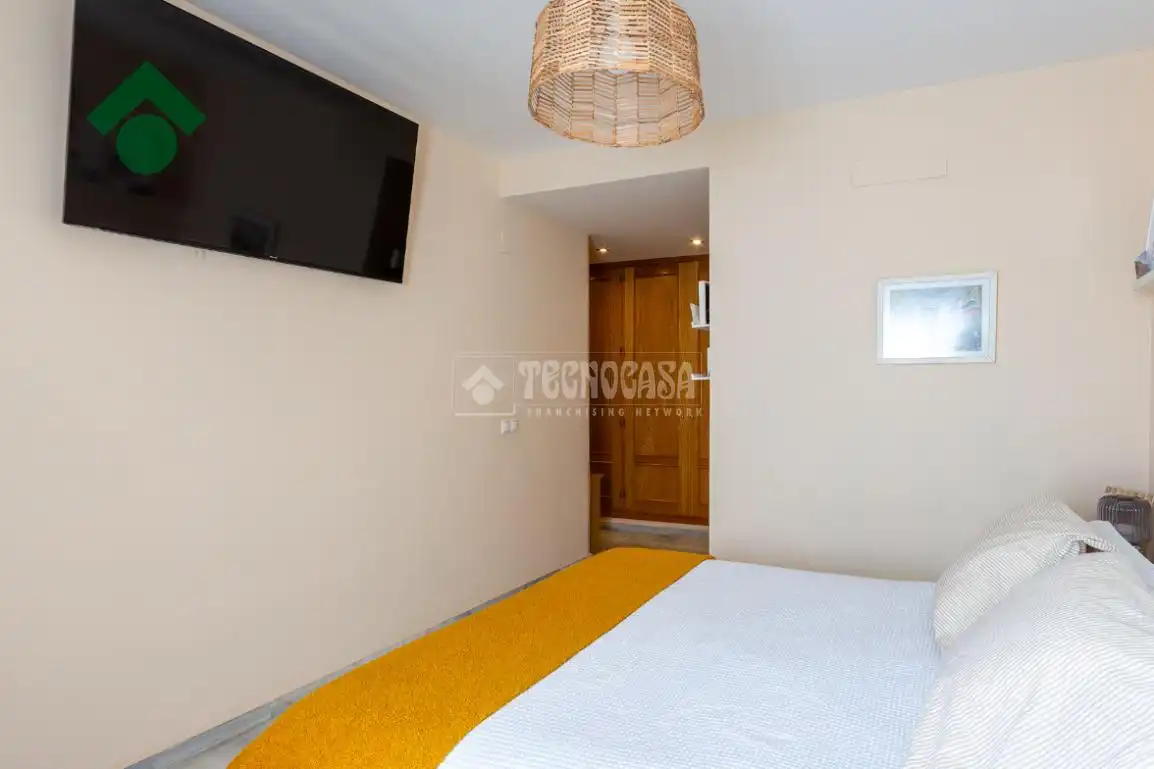 Bedroom of Flat for sale in Vélez-Málaga  with Air Conditioner and Furnished