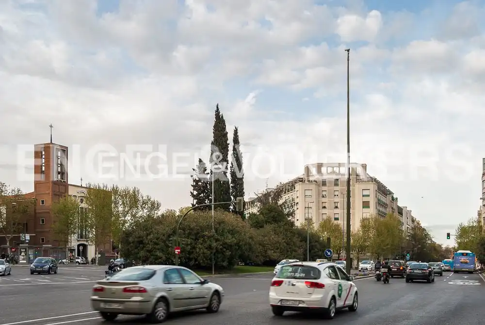Außenansicht von Wohnung zum Verkauf in Madrid mit Heizung und Terrasse