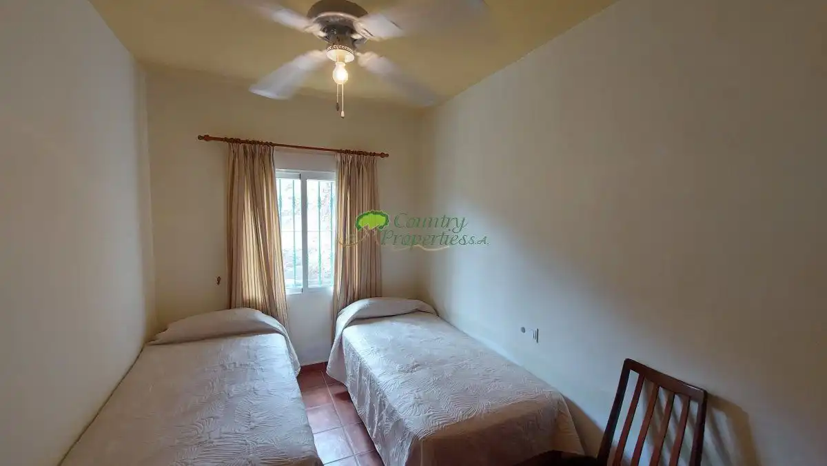 Habitación de Finca rústica en venta en Vélez-Málaga con Aire acondicionado, Terraza y Trastero