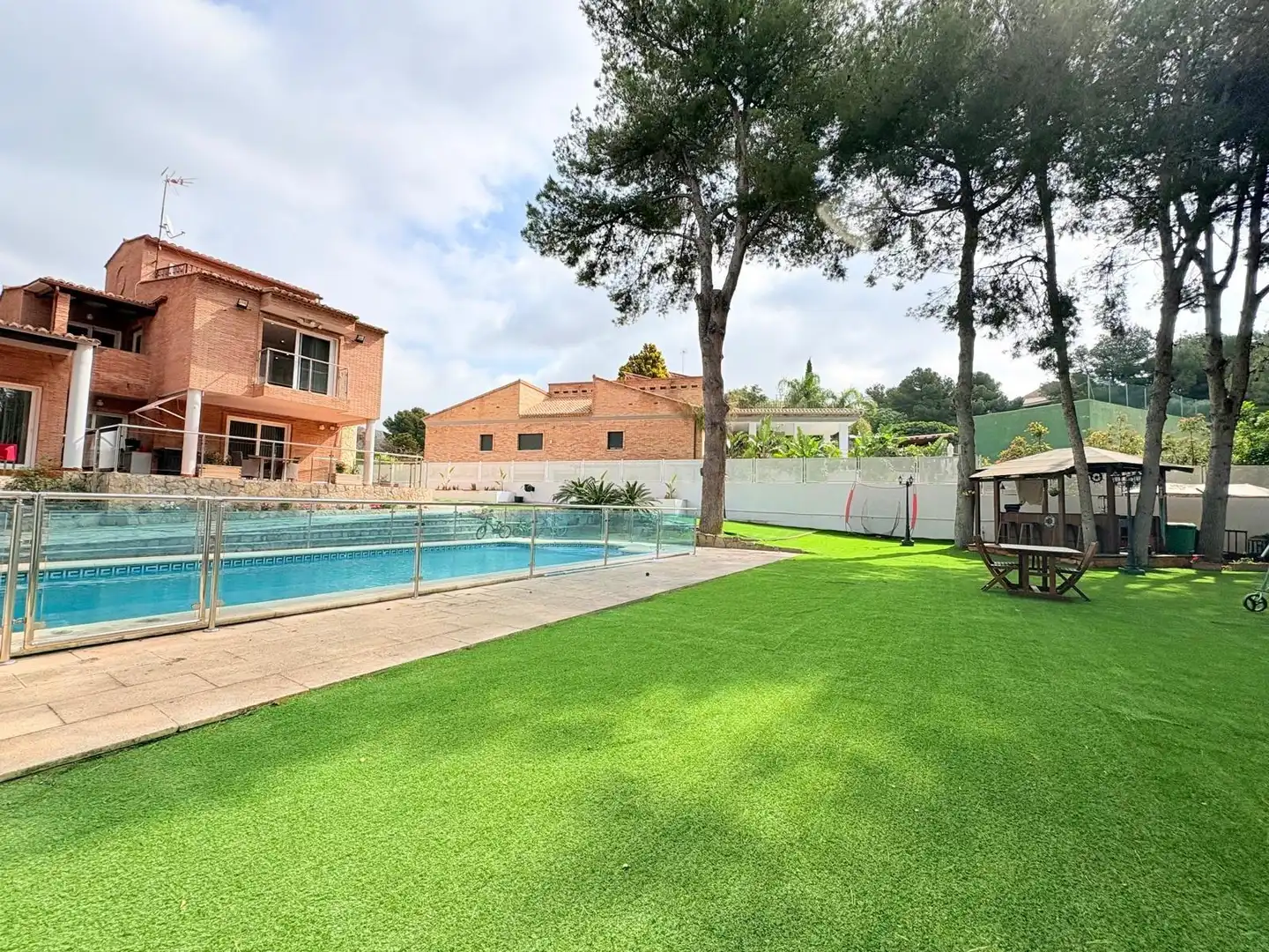 Piscina de Casa o chalet en venta en Alfinach - Los Monasterios