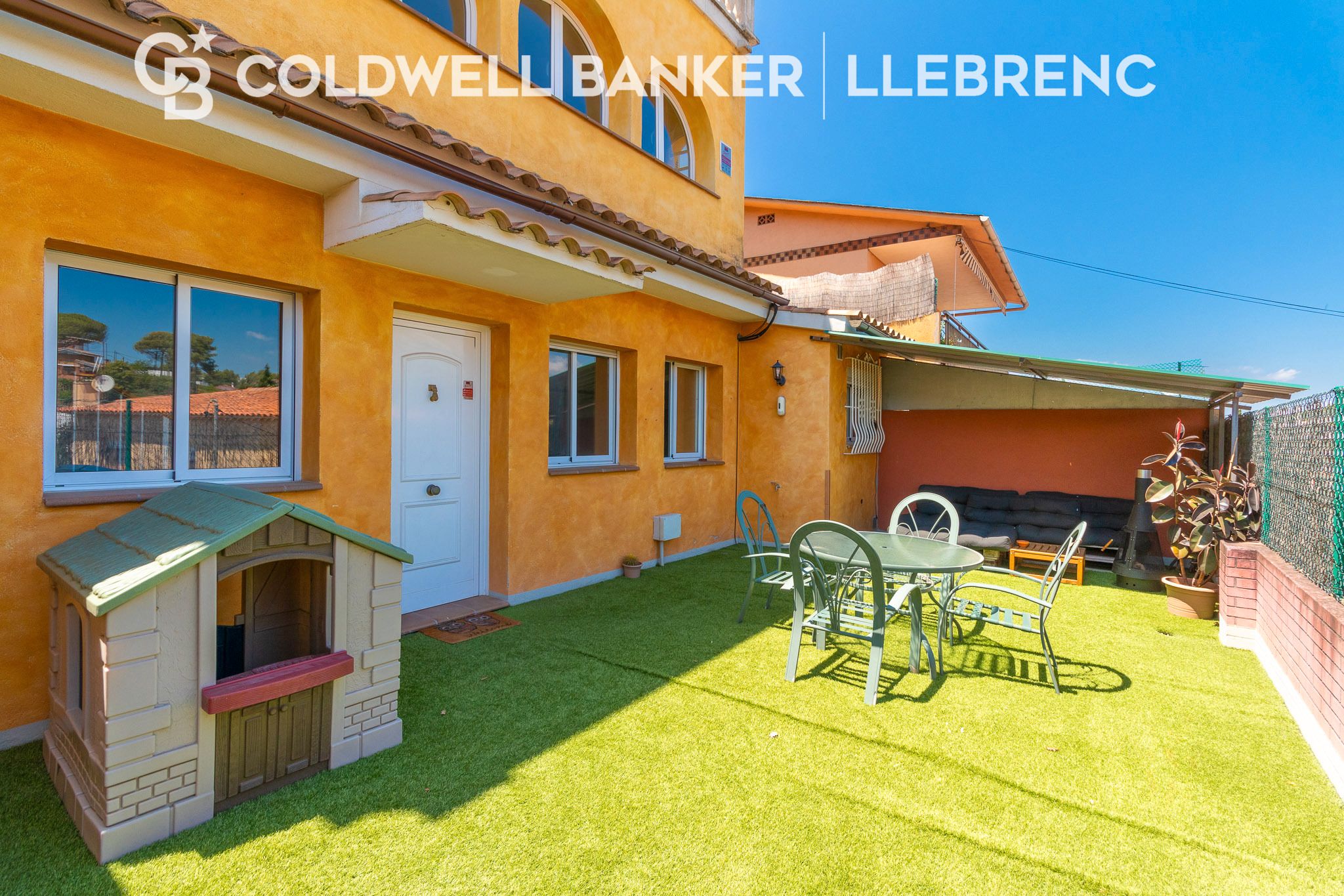 Exterior view of House or chalet for sale in Sant Cugat del Vallès  with Air Conditioner, Heating and Private garden