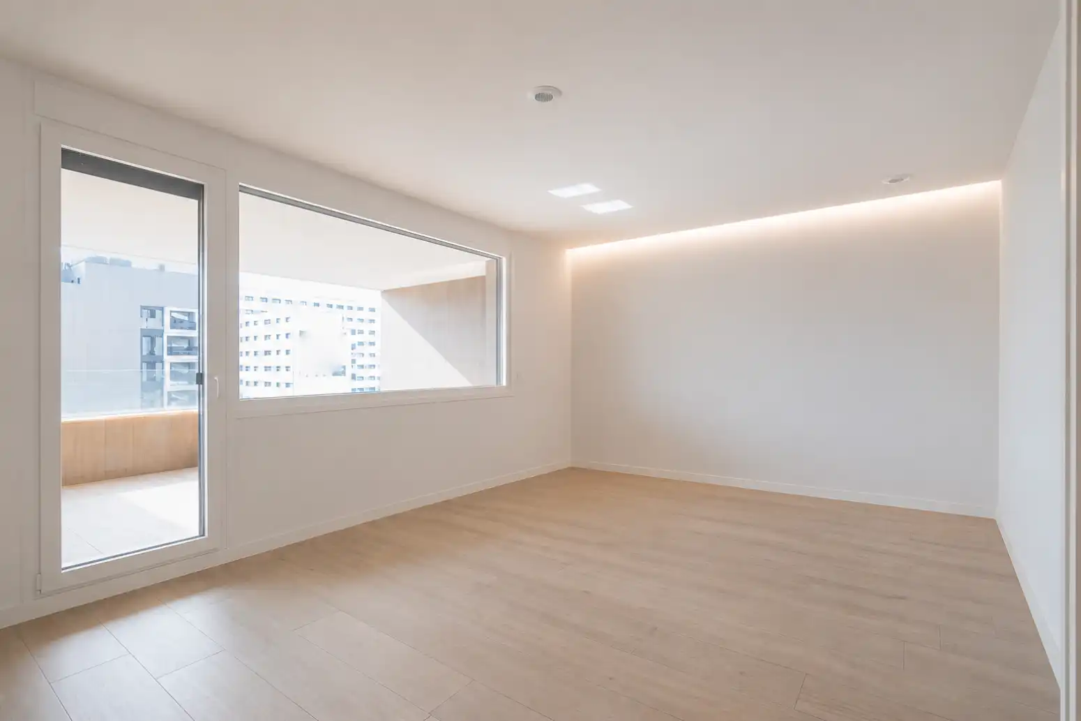 Wohnzimmer von Wohnung zur Miete in  Pamplona / Iruña mit Heizung, Privatgarten und Terrasse