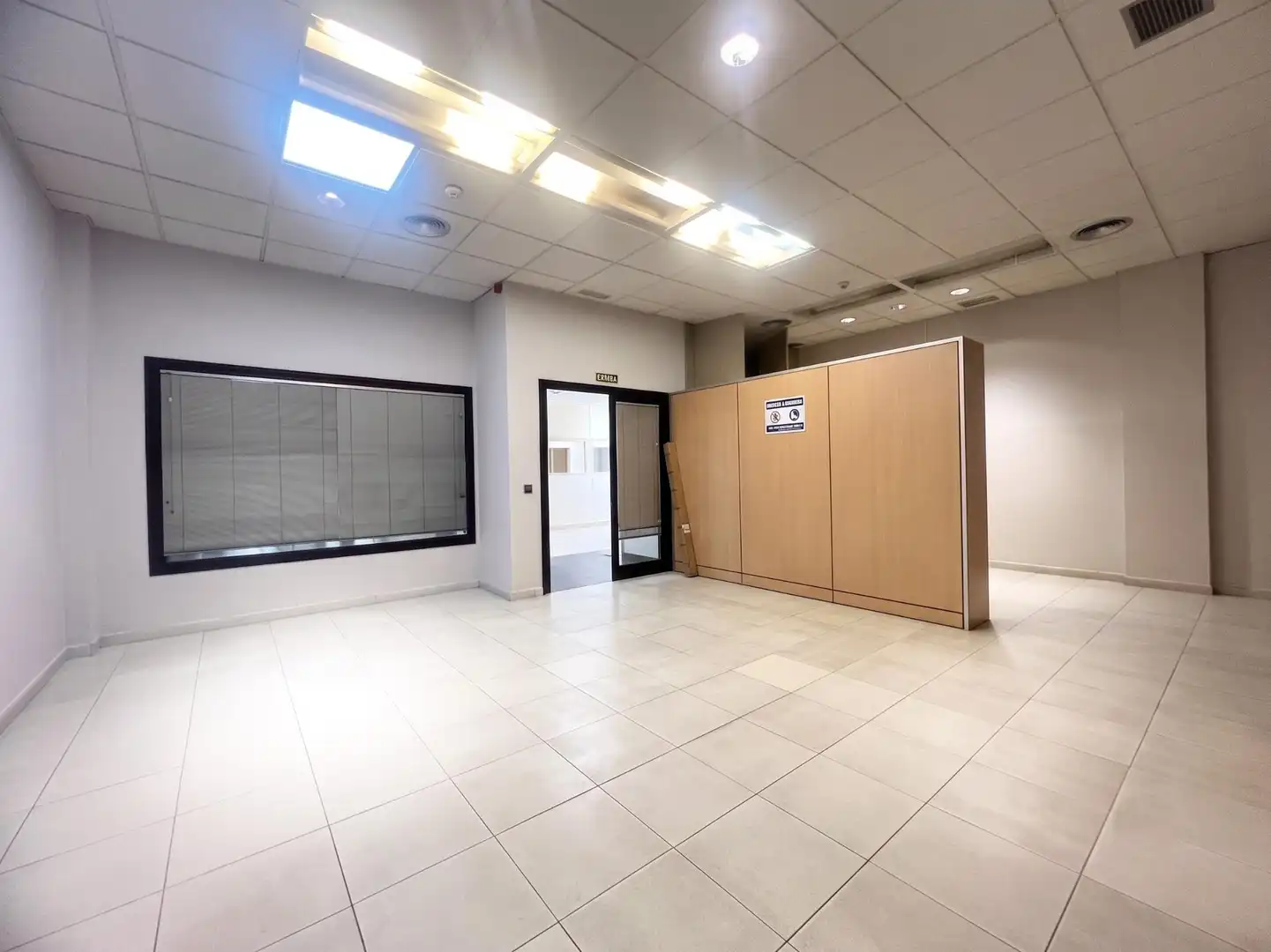 Office for sale in Las Palmas de Gran Canaria  with Air Conditioner