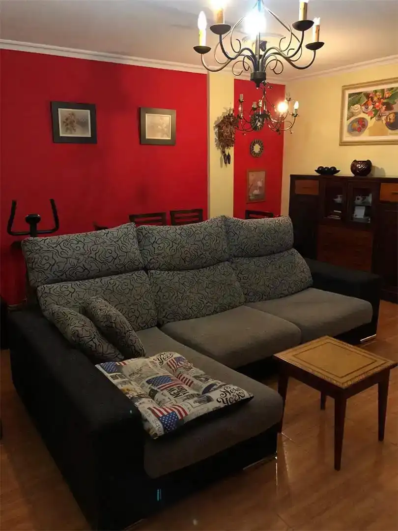 Sala d'estar de Dúplex en venda en Almería amb Aire condicionat i Balcó