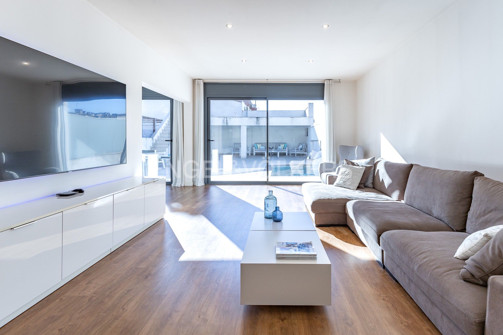 Living room of Single-family semi-detached for sale in Sabadell  with Air Conditioner, Heating and Parquet flooring