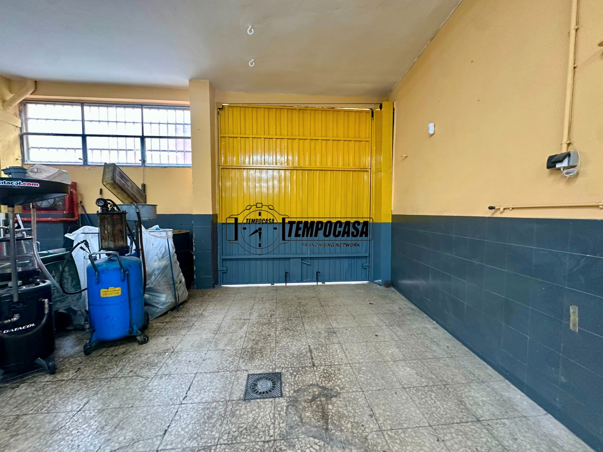 Premises for sale in  Madrid Capital
