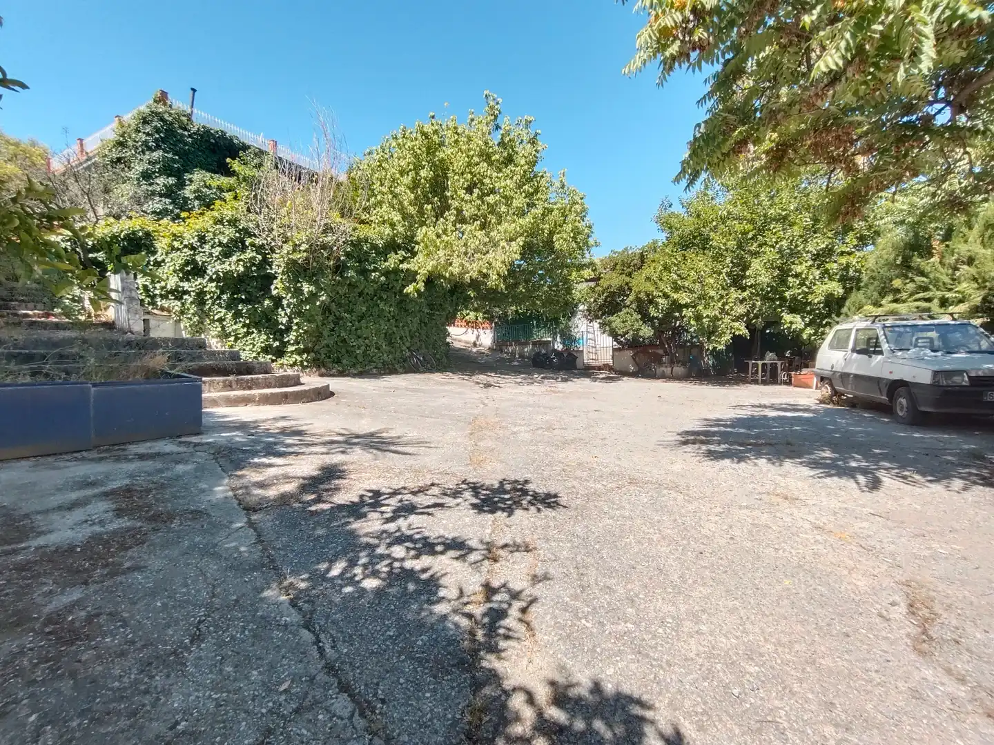 Vista exterior de Casa o xalet en venda en La Zubia amb Aire condicionat, Calefacció i Jardí privat