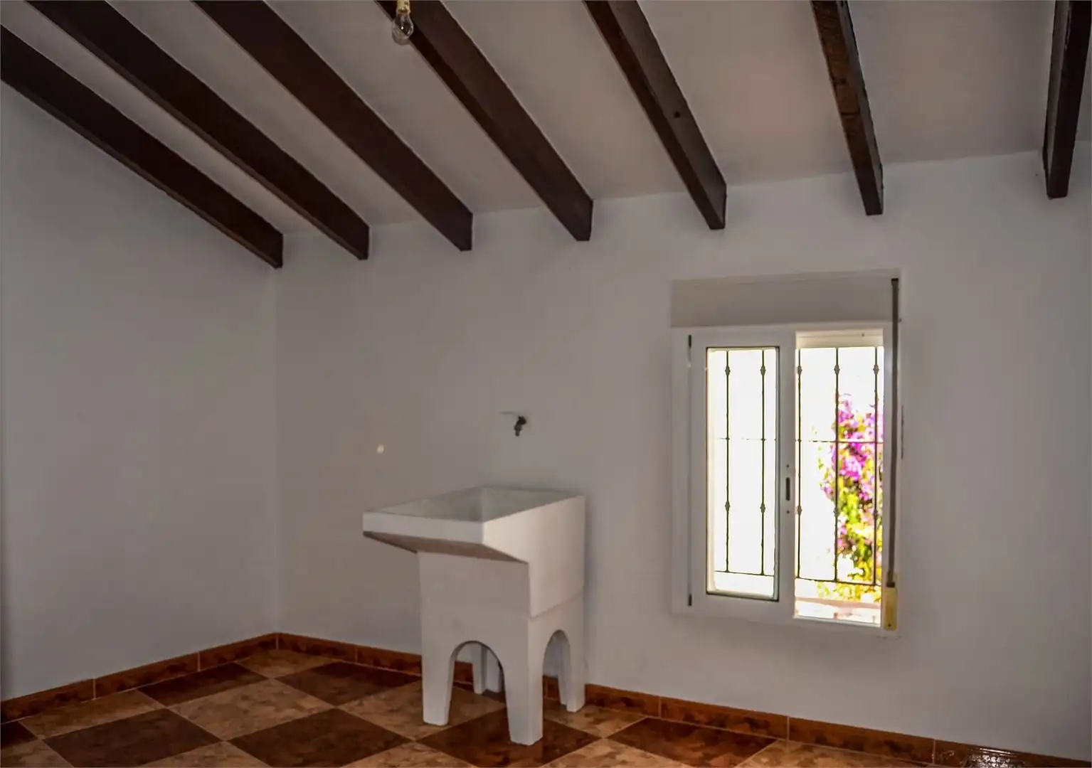 Country homes for sale in Arenas