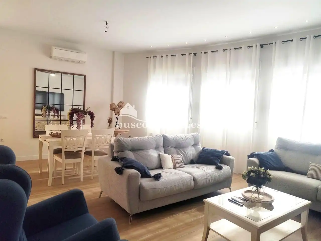 Sala d'estar de Casa adosada en venda en Fuerte del Rey amb Aire condicionat, Calefacció i Jardí privat