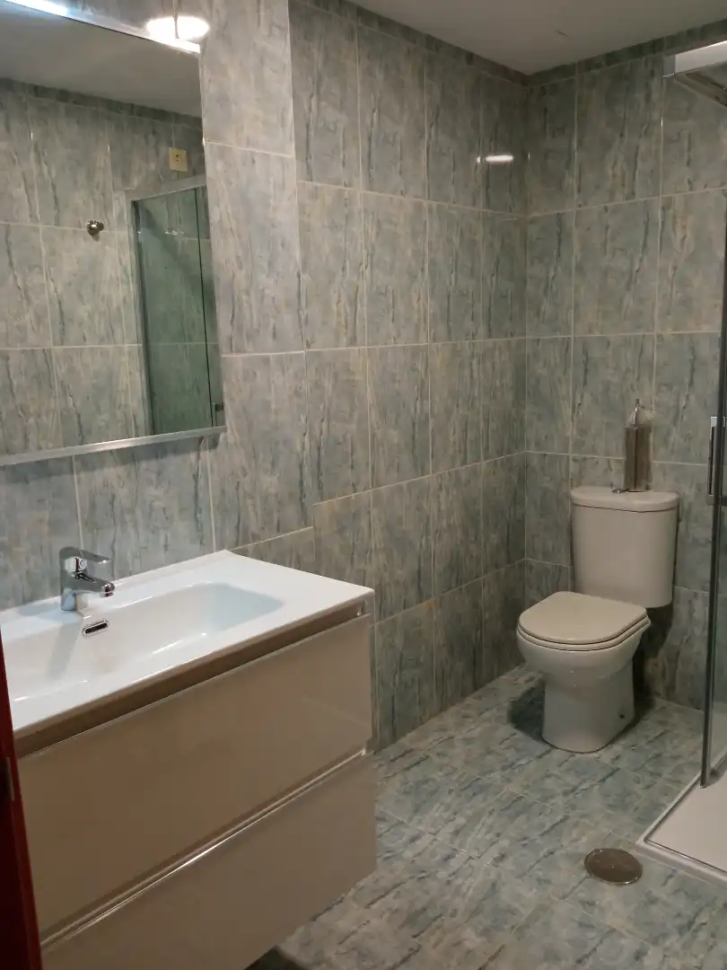 Bathroom of Flat for rent in Poio  with Heating, Parquet flooring and Storage room