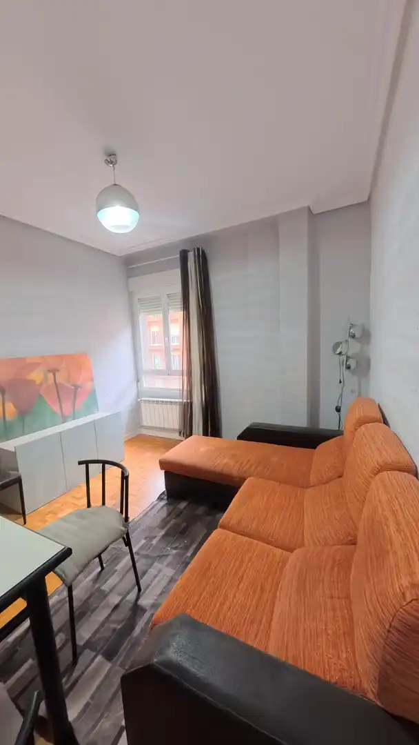 Habitación de Piso en venta en  Logroño con Calefacción, Parquet y Trastero