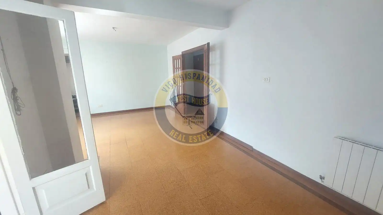 Pis en venda en Vigo  amb Calefacció, Parquet i Traster