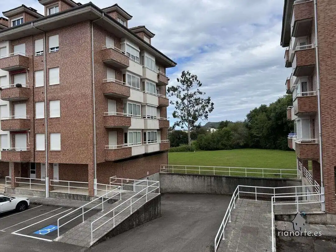 Außenansicht von Wohnung zum Verkauf in Ribadesella mit Heizung und Balkon