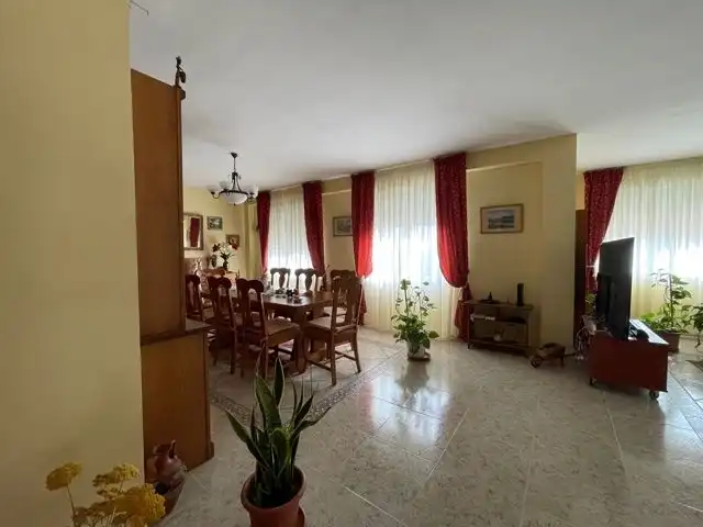 Menjador de Casa o xalet en venda en Valdemorillo amb Calefacció, Jardí privat i Terrassa