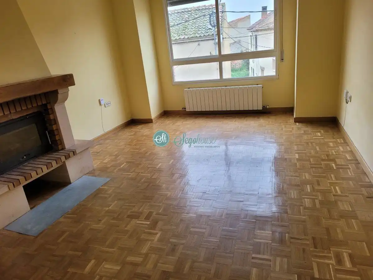 Habitación de Casa o chalet en venta en Segovia con Calefacción, Terraza y Trastero