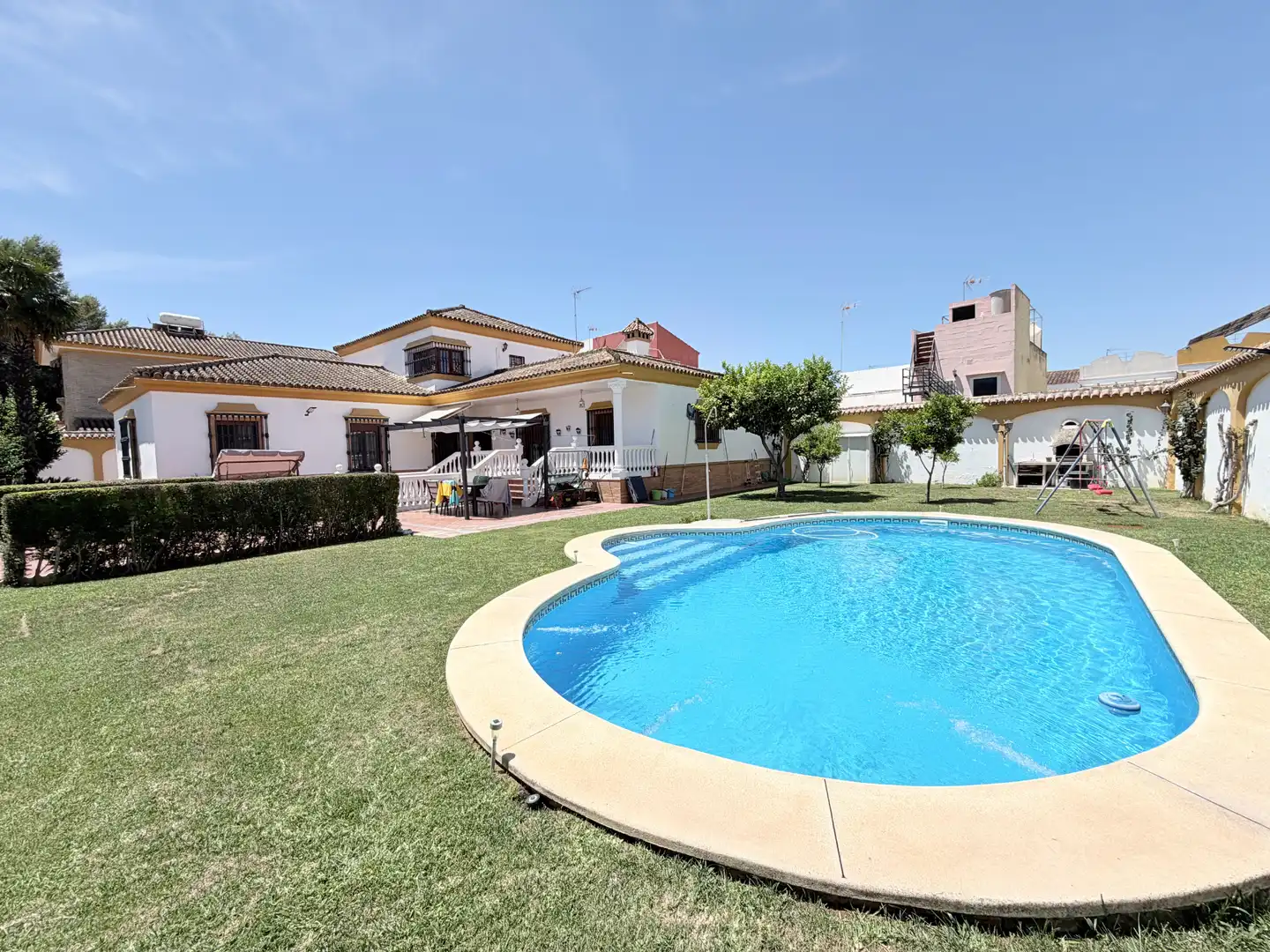 Jardí de Casa o xalet en venda en Bormujos amb Aire condicionat, Jardí privat i Terrassa