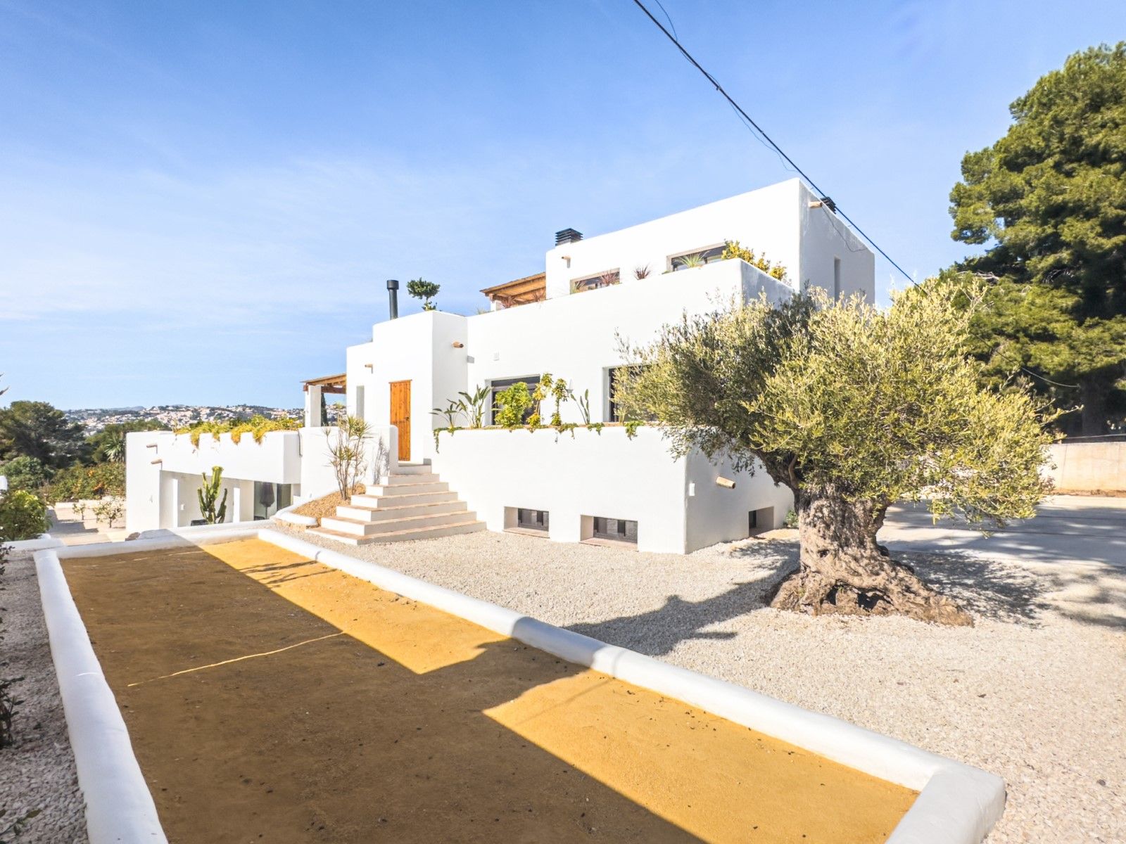 Vista exterior de Casa o xalet en venda en Moraira amb Aire condicionat, Calefacció i Jardí privat