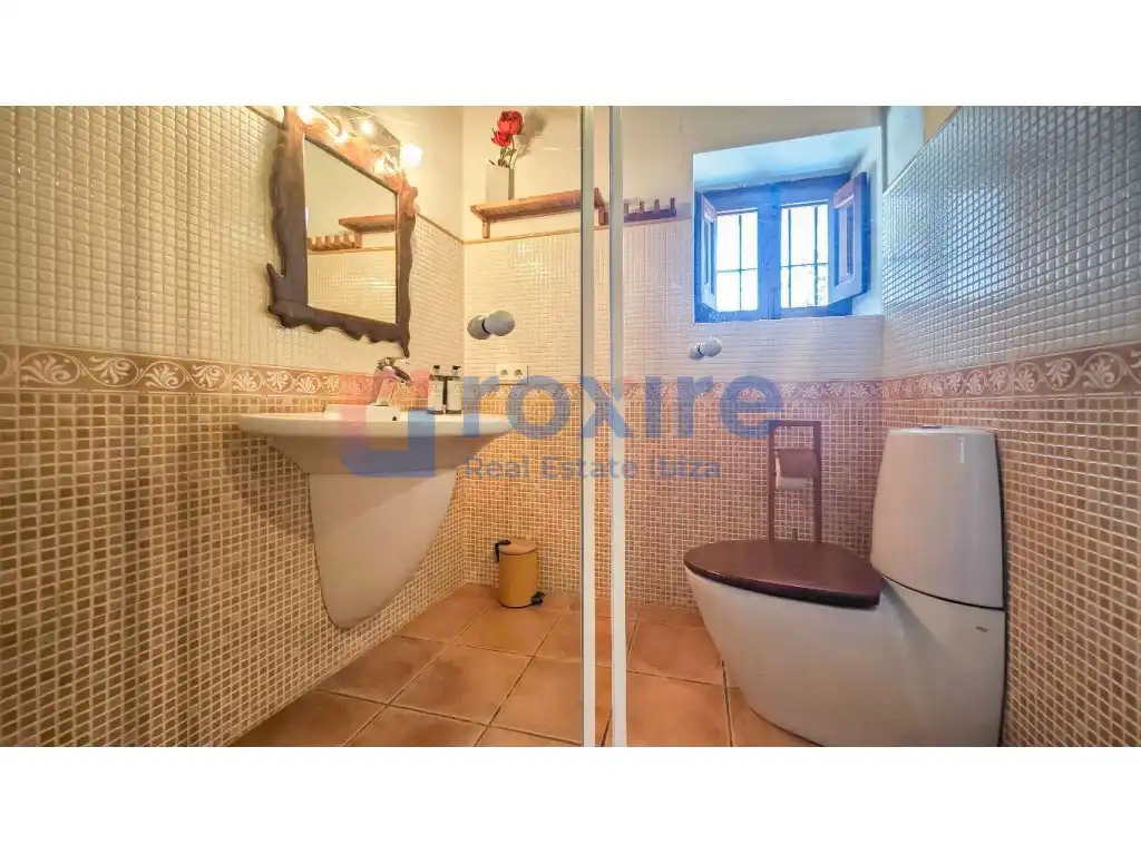 Bathroom of Country homes for rent in Sant Josep de sa Talaia  with Air Conditioner, Private garden and Terrace